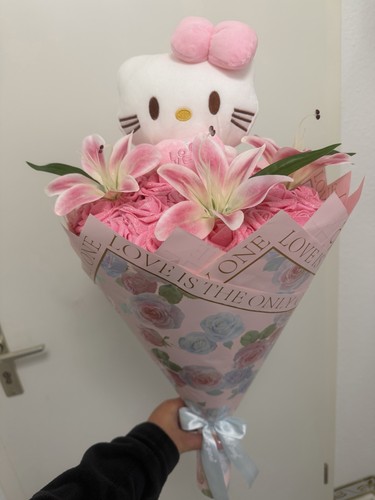Limited edition hello kitty - limited,